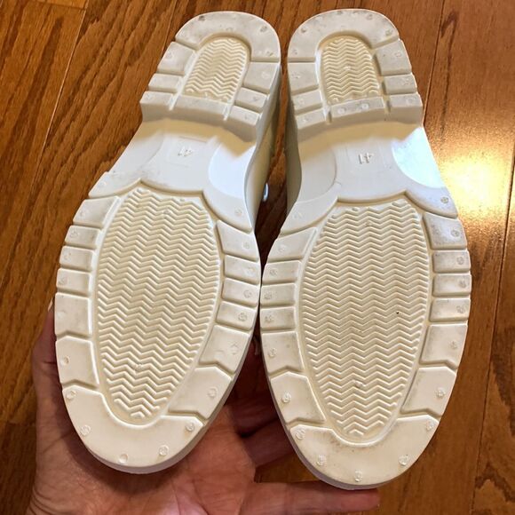 Size 41 (10) white rubber boots with elastic on top of both sides - Picture 4 of 9